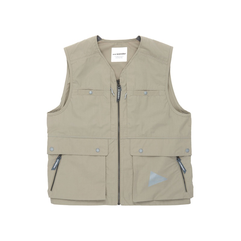 and wander Men's Tough Aramid Vest - Light Beige